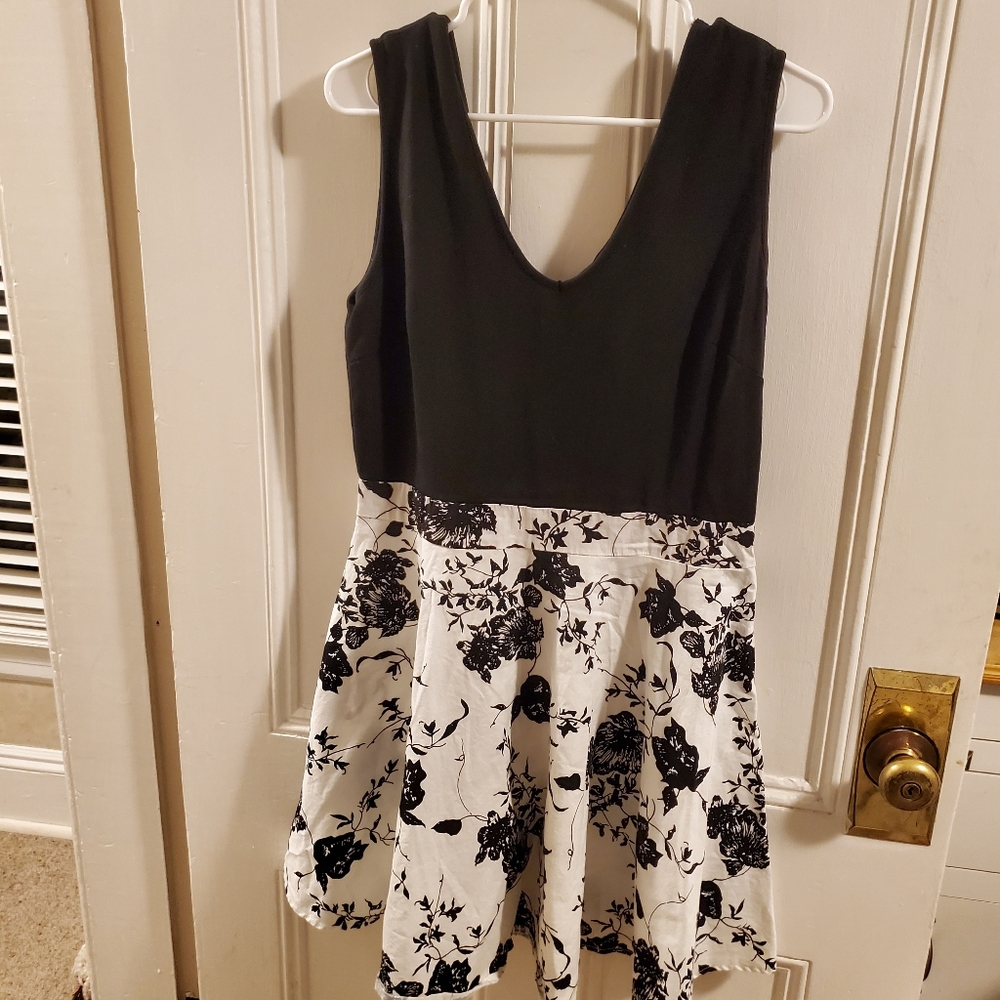 Black and white summer dress